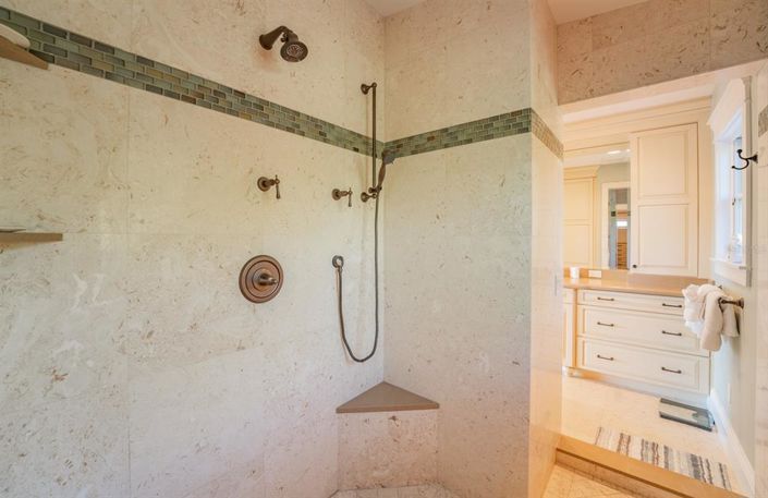 Image No.47-4 Bed Property for sale