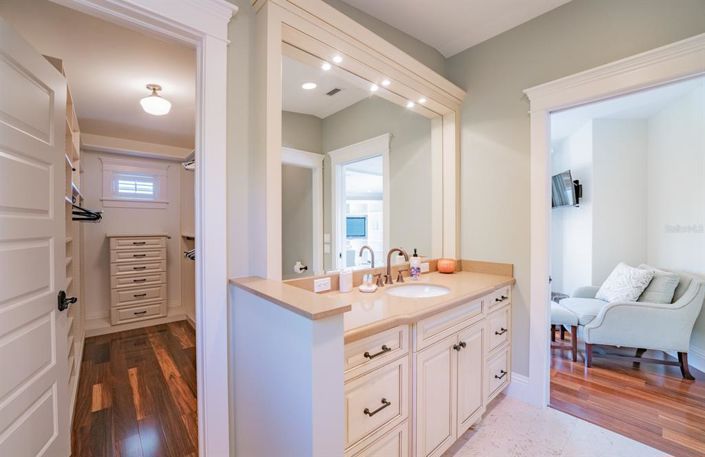 Image No.50-4 Bed Property for sale