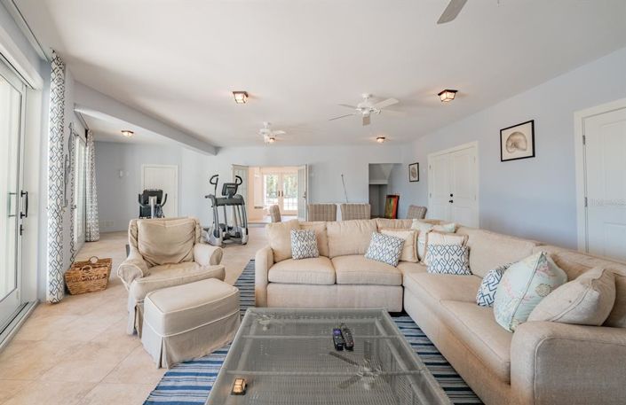 Image No.56-4 Bed Property for sale