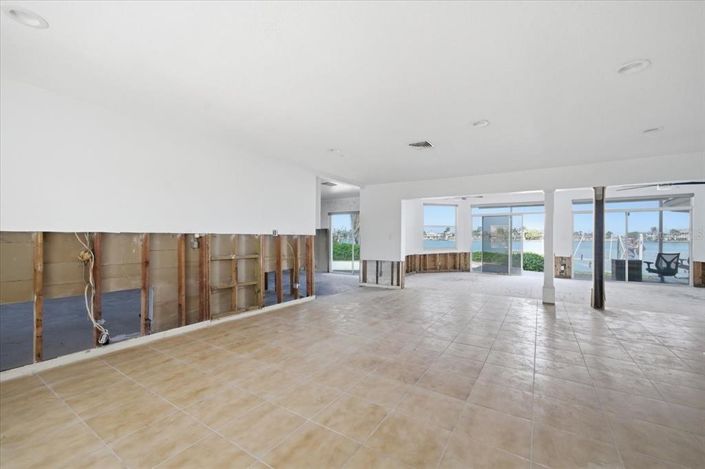 Image No.12-Propriété de 4 chambres à vendre à St. Pete Beach