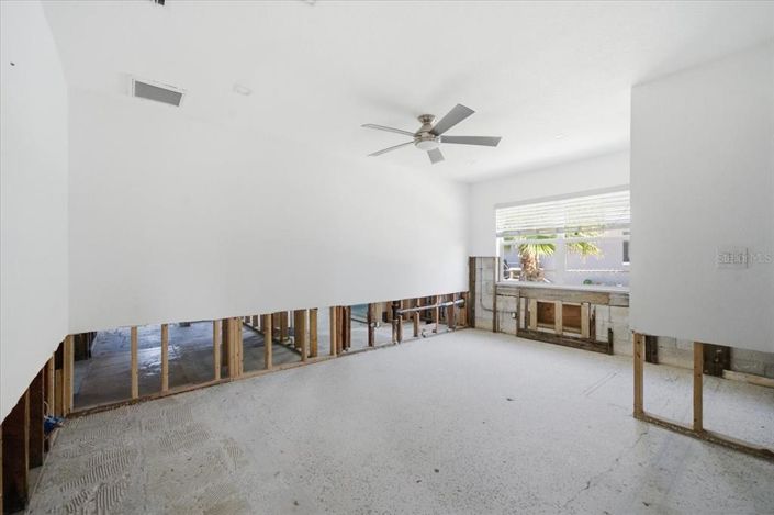 Image No.30-4 Bed Property for sale