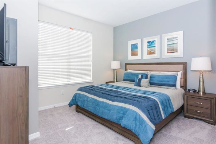 Image No.12-4 Bed Townhouse for sale