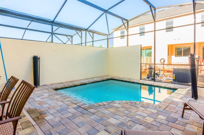 Image No.25-4 Bed Townhouse for sale