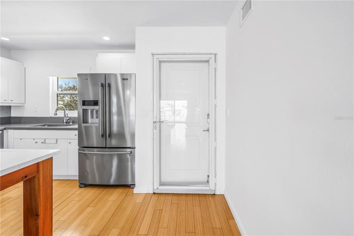 Image No.4-2 Bed Property for sale