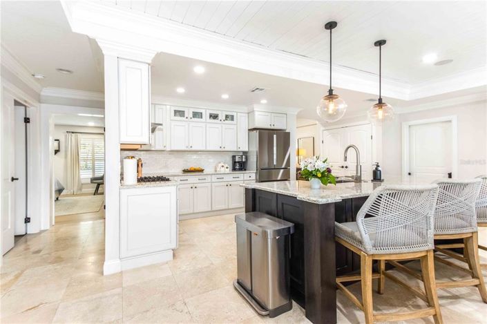 Image No.10-4 Bed Property for sale