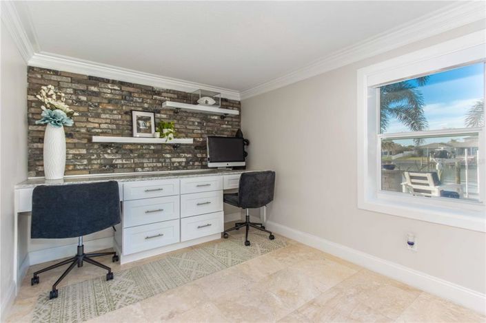 Image No.19-4 Bed Property for sale