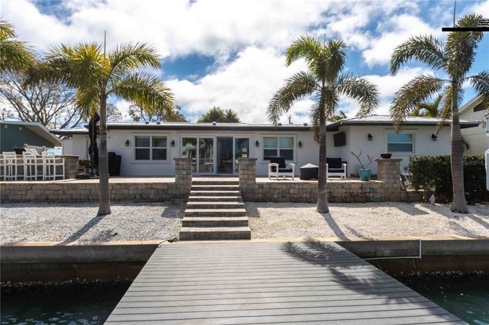 Image No.54-4 Bed Property for sale