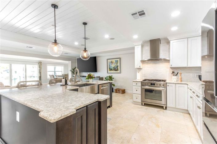 Image No.7-4 Bed Property for sale