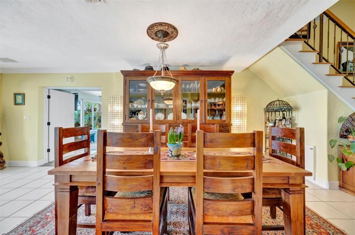 Image No.26-4 Bed Property for sale