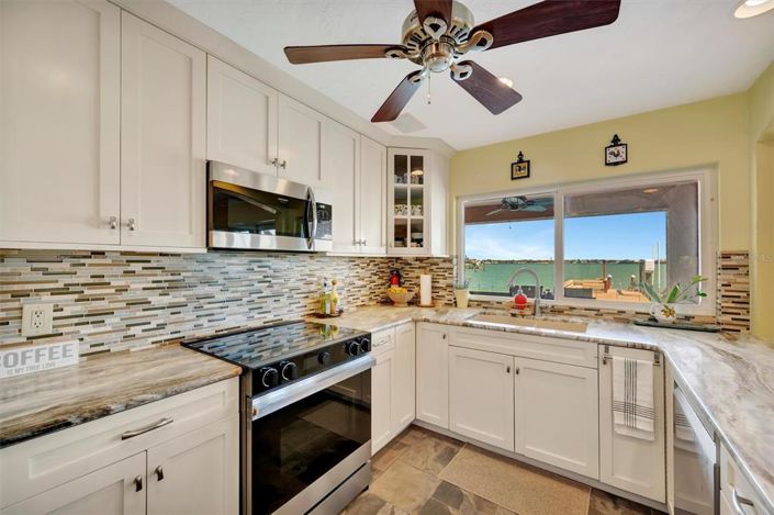 Image No.32-4 Bed Property for sale