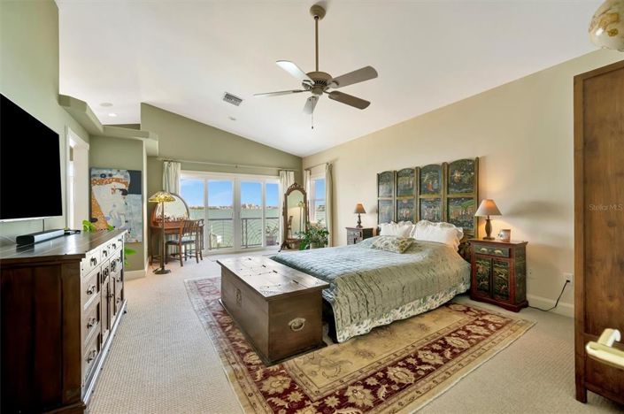 Image No.56-4 Bed Property for sale