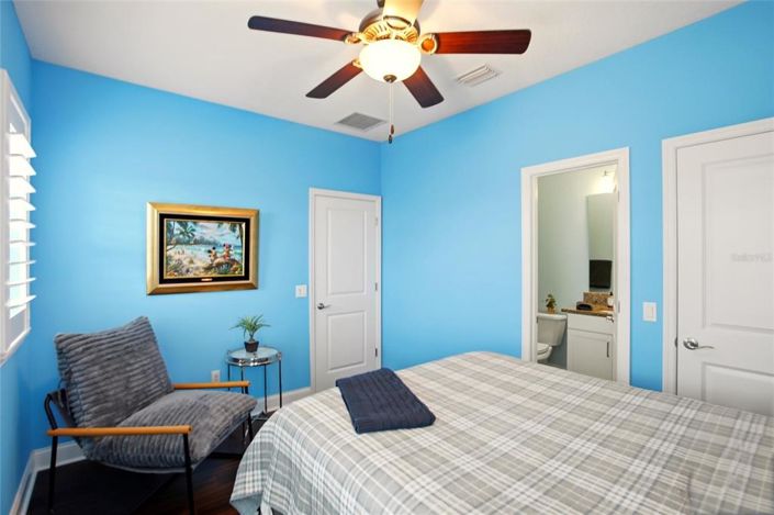 Image No.28-3 Bed Property for sale