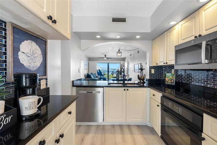 Image No.31-2 Bed Property for sale