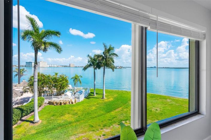 Image No.33-2 Bed Property for sale