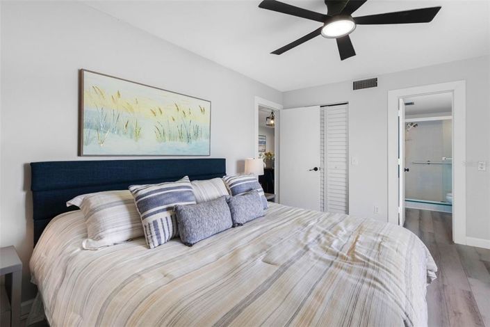 Image No.36-2 Bed Property for sale