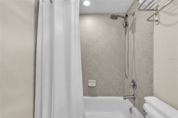 Image No.43-2 Bed Property for sale