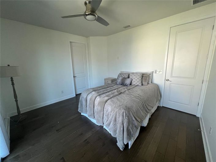 Image No.17-5 Bed Property for sale