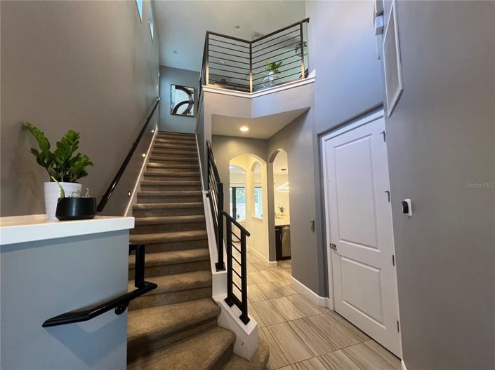 Image No.2-5 Bed Property for sale