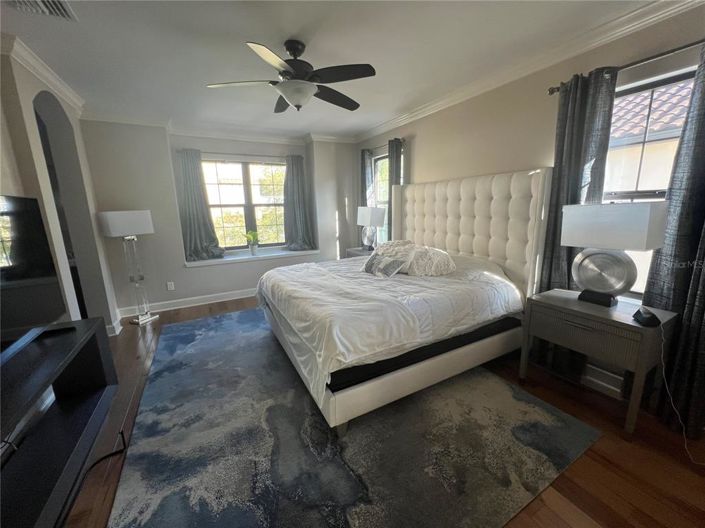 Image No.24-5 Bed Property for sale