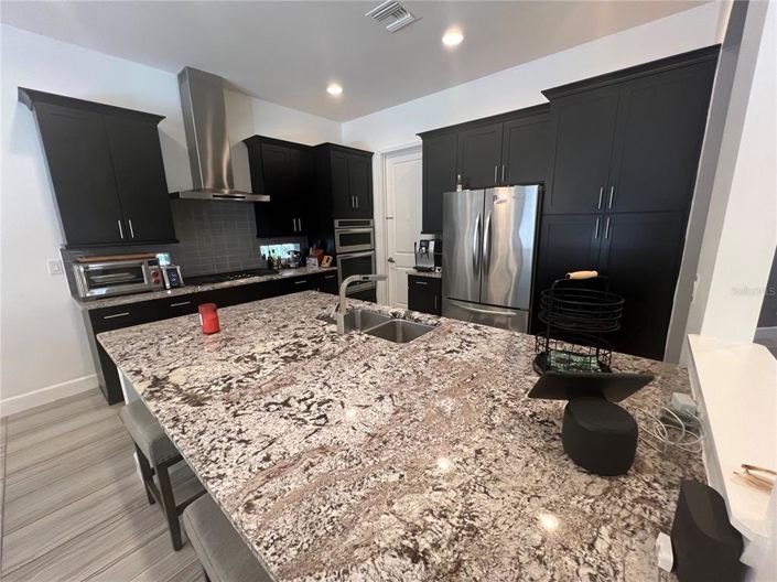 Image No.5-5 Bed Property for sale