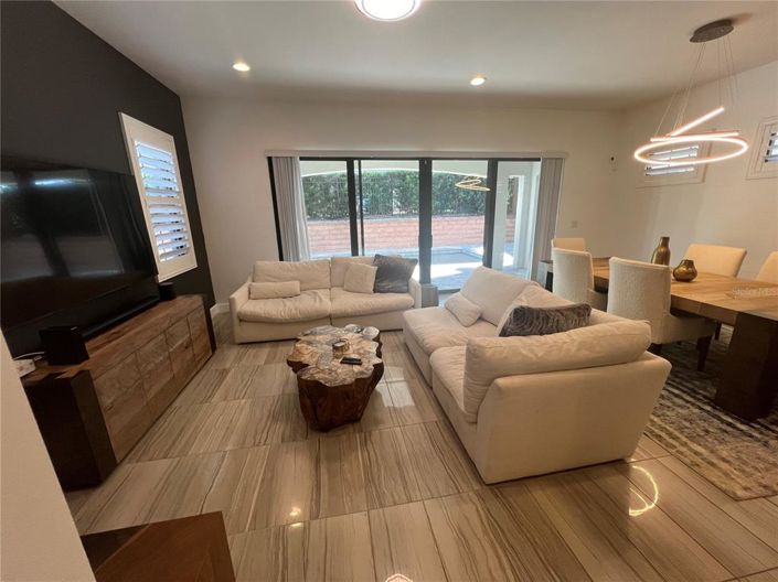 Image No.7-5 Bed Property for sale