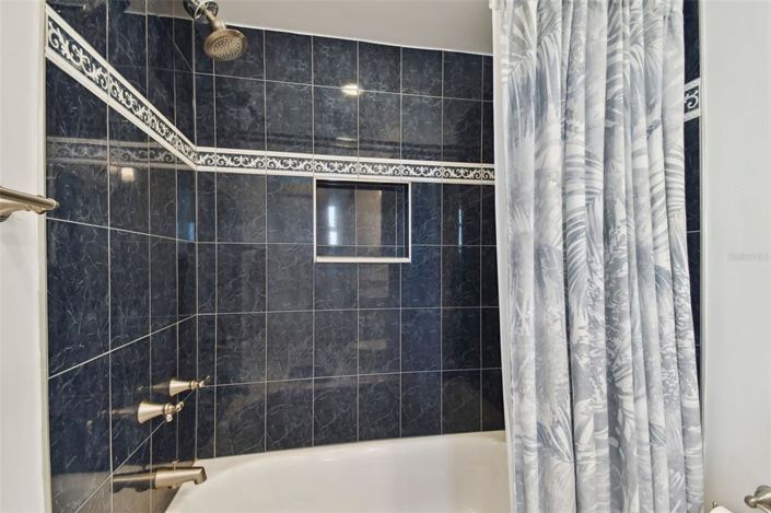 Image No.27-2 Bed Property for sale