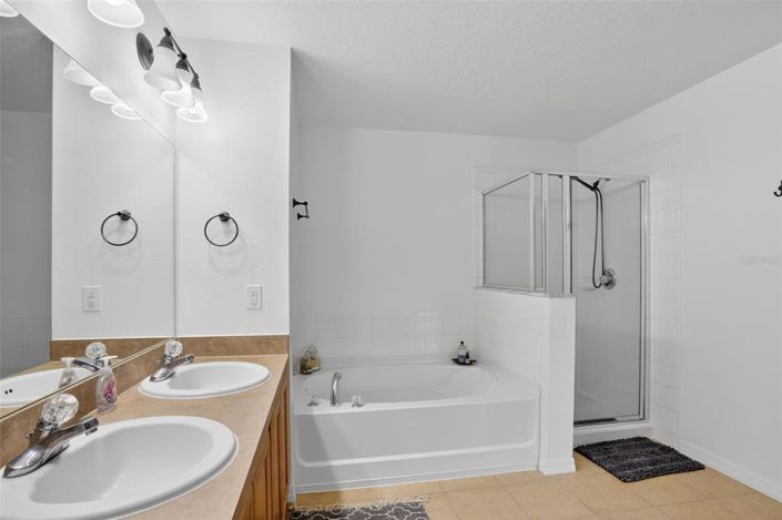 Image No.12-3 Bed Townhouse for sale