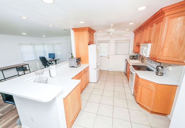 Image No.13-3 Bed Property for sale