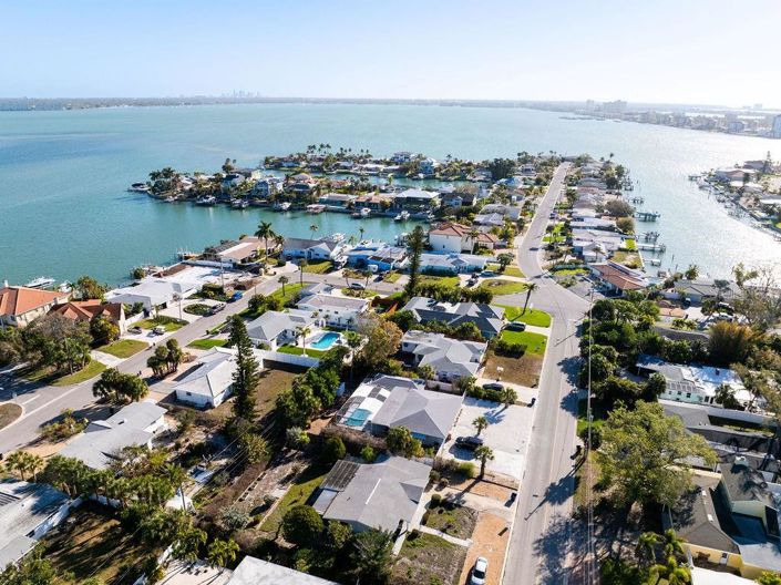 Image No.3-3 Bed Property for sale