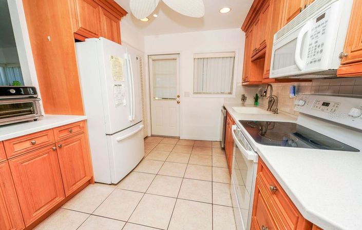 Image No.30-3 Bed Property for sale