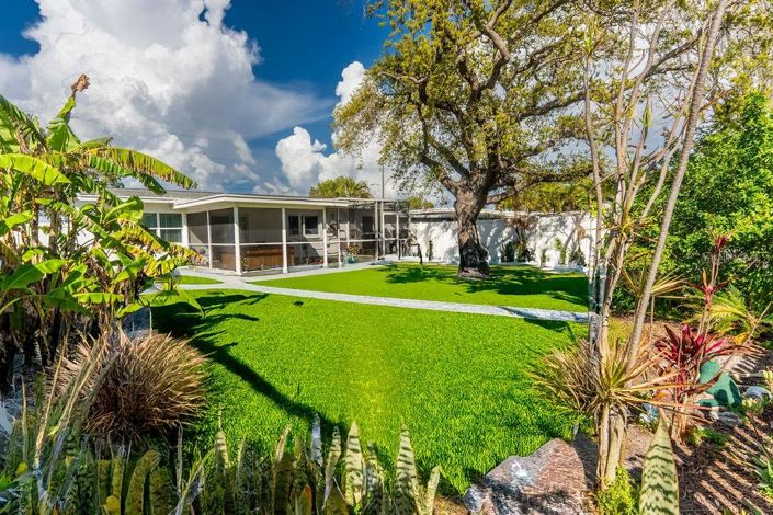 Image No.45-3 Bed Property for sale