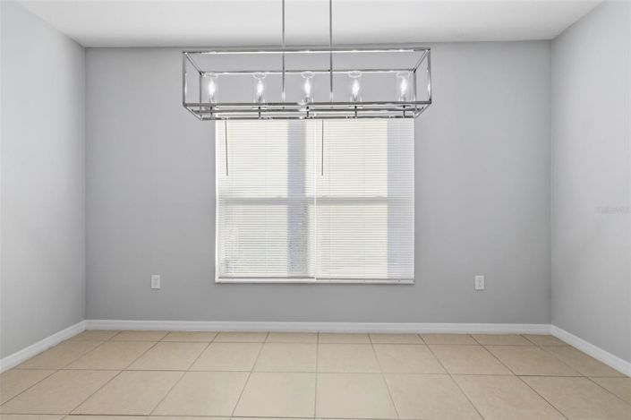 Image No.17-4 Bed Townhouse for sale