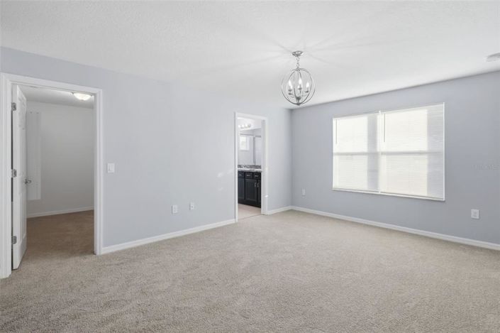 Image No.25-4 Bed Townhouse for sale