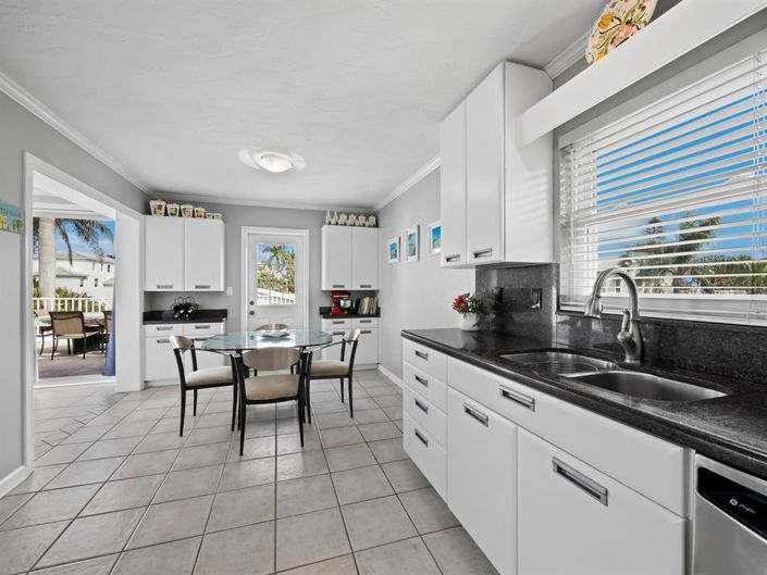 Image No.22-3 Bed Property for sale