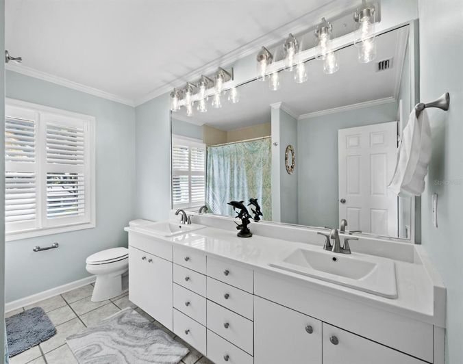 Image No.35-3 Bed Property for sale