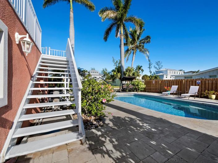 Image No.9-3 Bed Property for sale