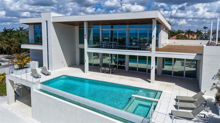 Image No.2-Propriété de 5 chambres à vendre à Sarasota