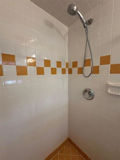 Image No.17-2 Bed Property for sale