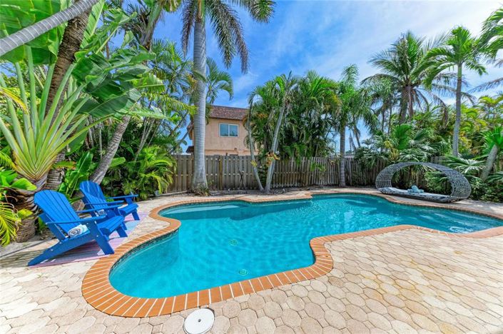 Image No.2-2 Bed Property for sale