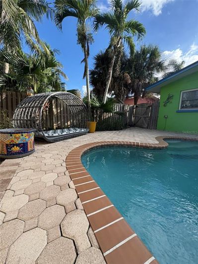 Image No.27-2 Bed Property for sale