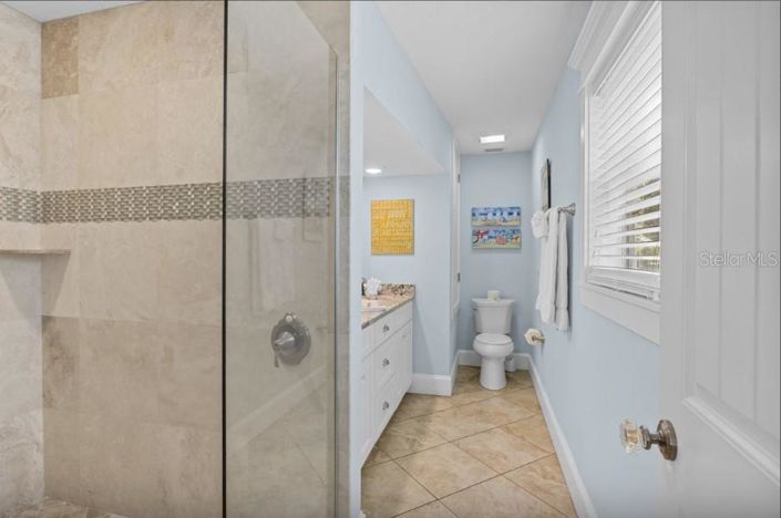 Image No.17-5 Bed Property for sale