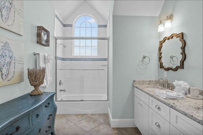 Image No.29-5 Bed Property for sale