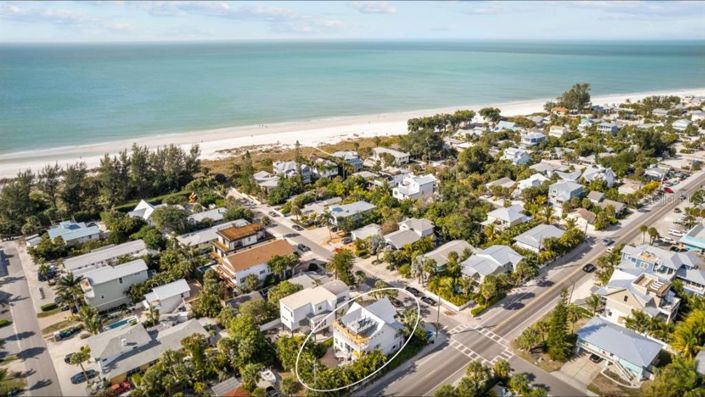 Image No.3-5 Bed Property for sale