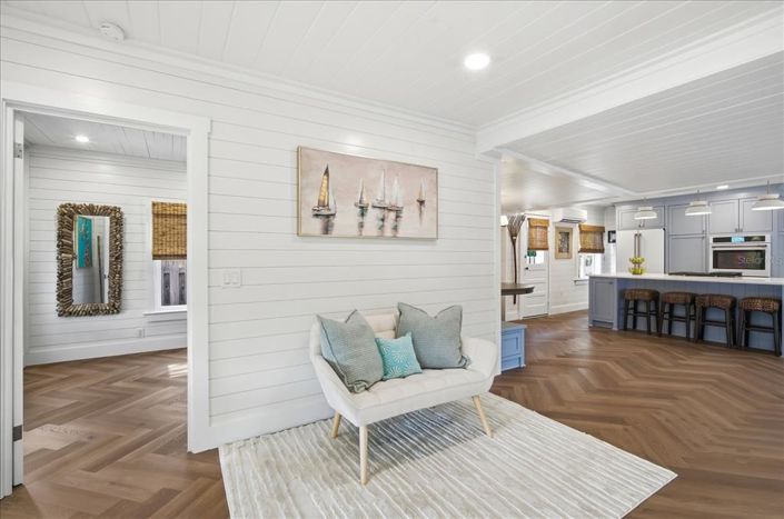 Image No.10-2 Bed Property for sale