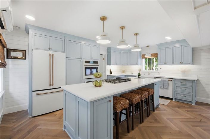 Image No.14-2 Bed Property for sale