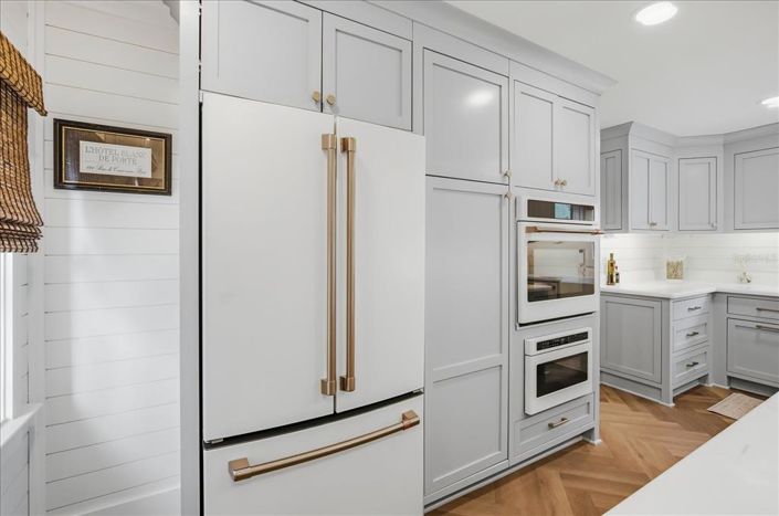 Image No.18-2 Bed Property for sale