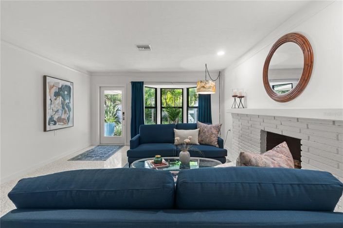 Image No.13-3 Bed Property for sale