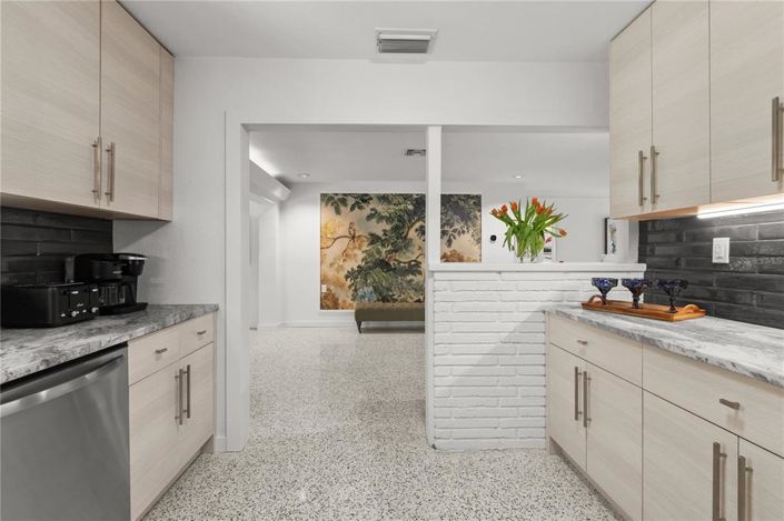 Image No.23-3 Bed Property for sale