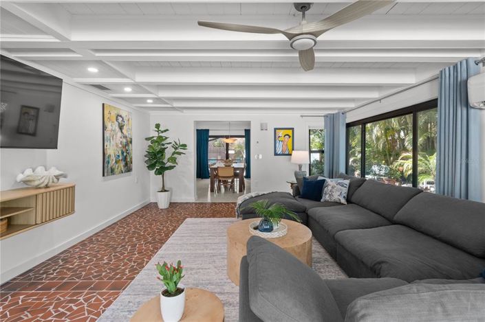 Image No.27-3 Bed Property for sale