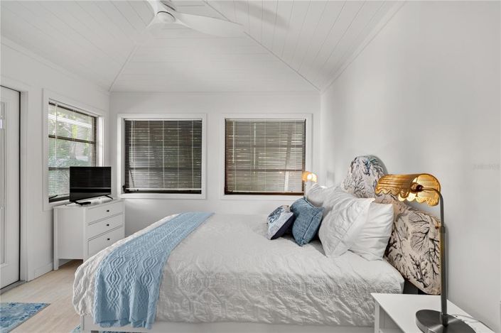 Image No.37-3 Bed Property for sale